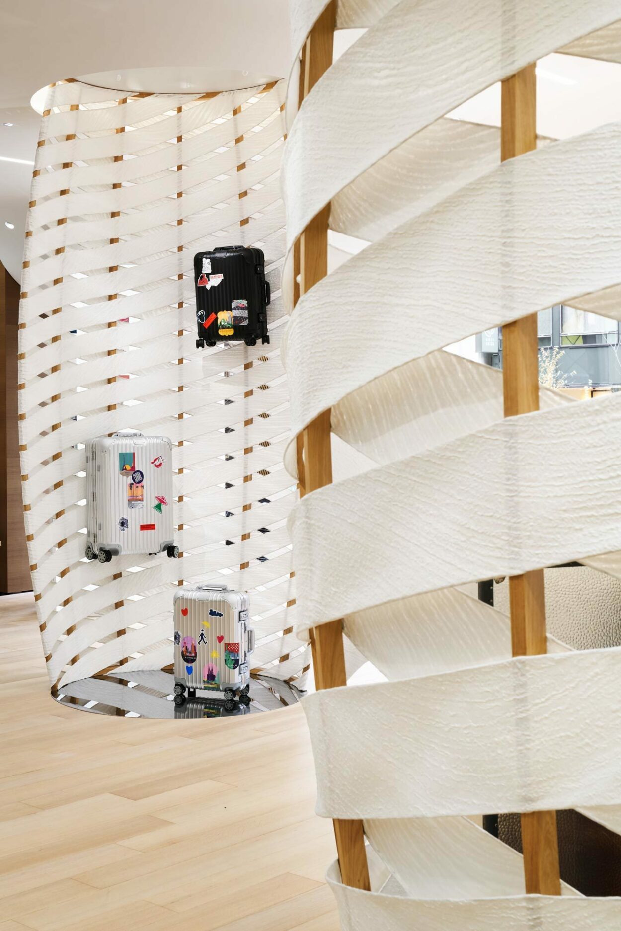 Labvert Rimowa Ginza Daici Ano 18
